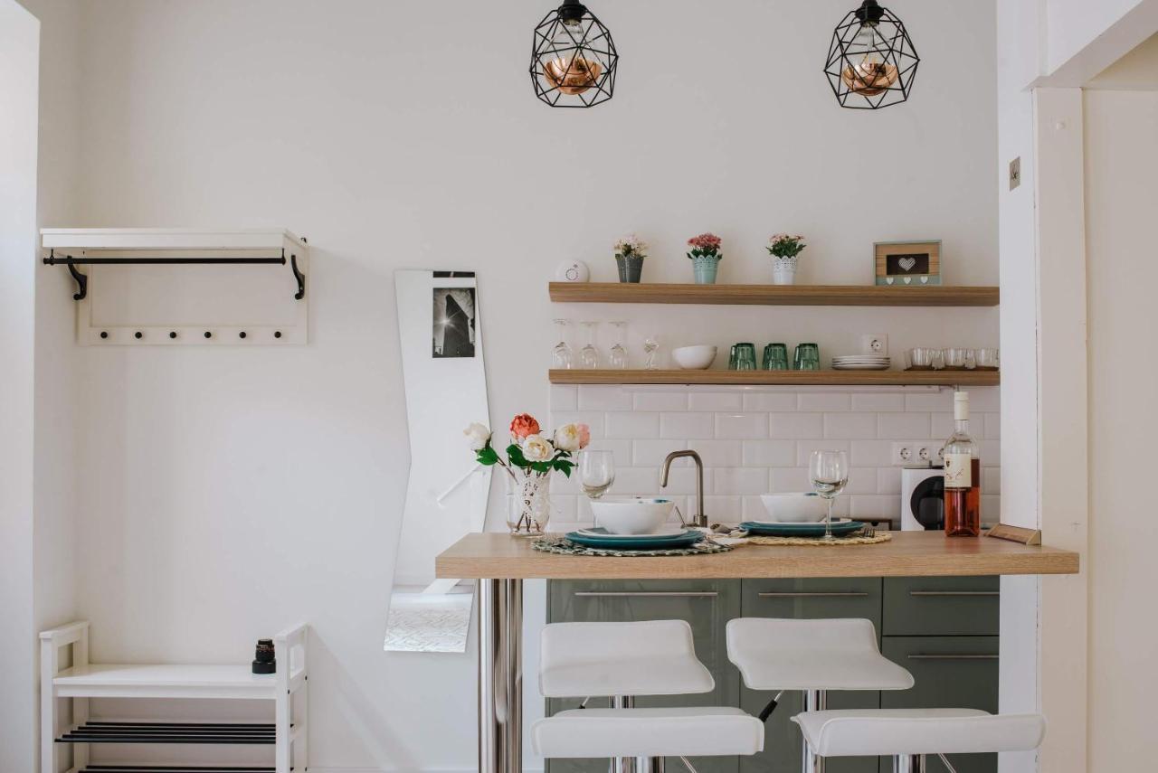 Comfy Apartment At New York Cafe With Aircon Budapest Esterno foto