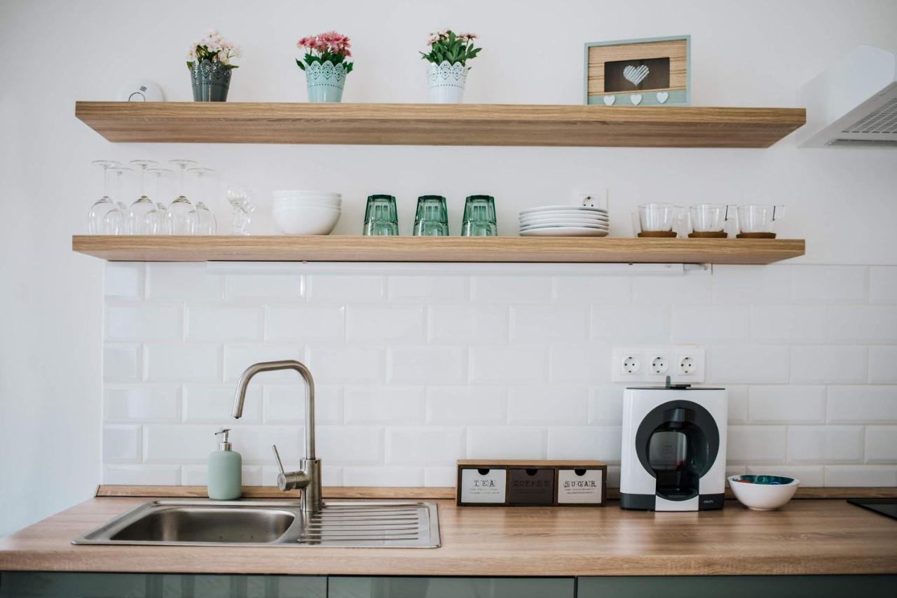 Comfy Apartment At New York Cafe With Aircon Budapest Esterno foto