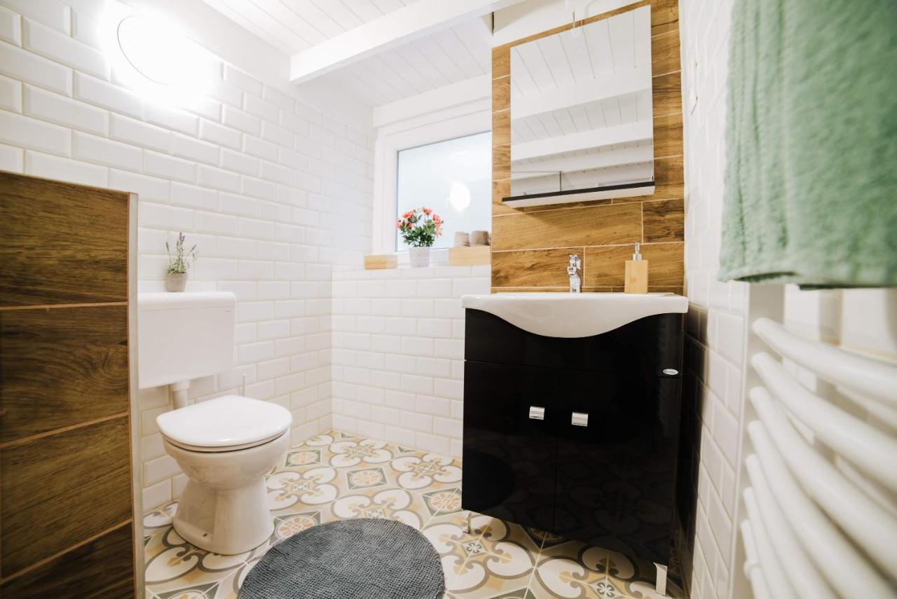 Comfy Apartment At New York Cafe With Aircon Budapest Esterno foto